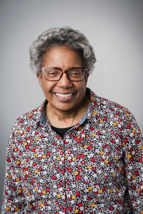 Tina Carter's headshot